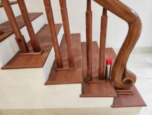 Mặt bậc cầu thang nhựa giả gỗ đẹp