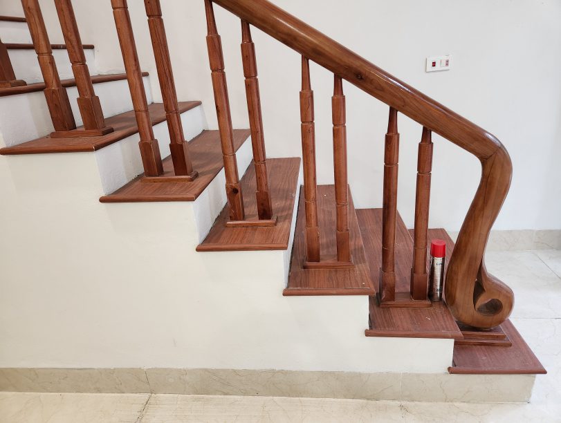 Báo giá tay vịn cầu thang nhựa giả gỗ
