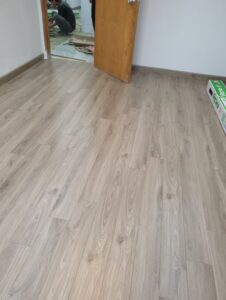 Sửa sàn gỗ bị ngấm nước