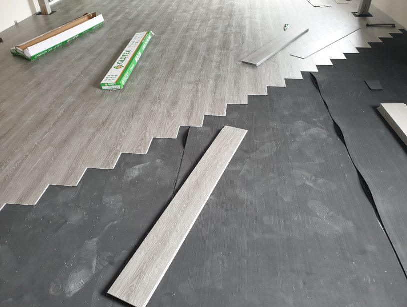 Sàn nhựa Glotex và Sàn nhựa Hobiwood